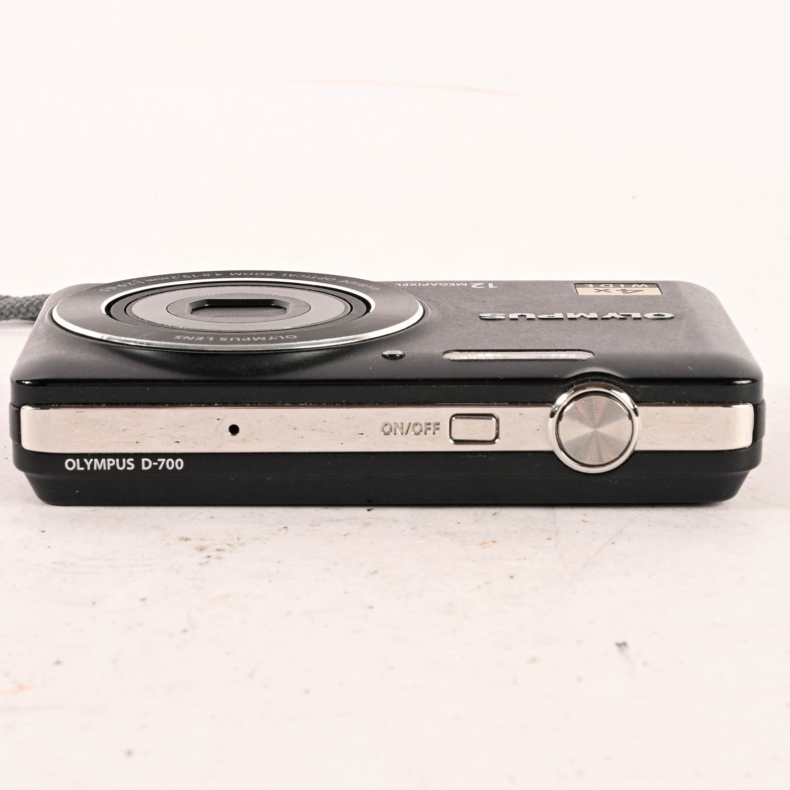 OLYMPUS D-700 12.0 MP SCHWARZ