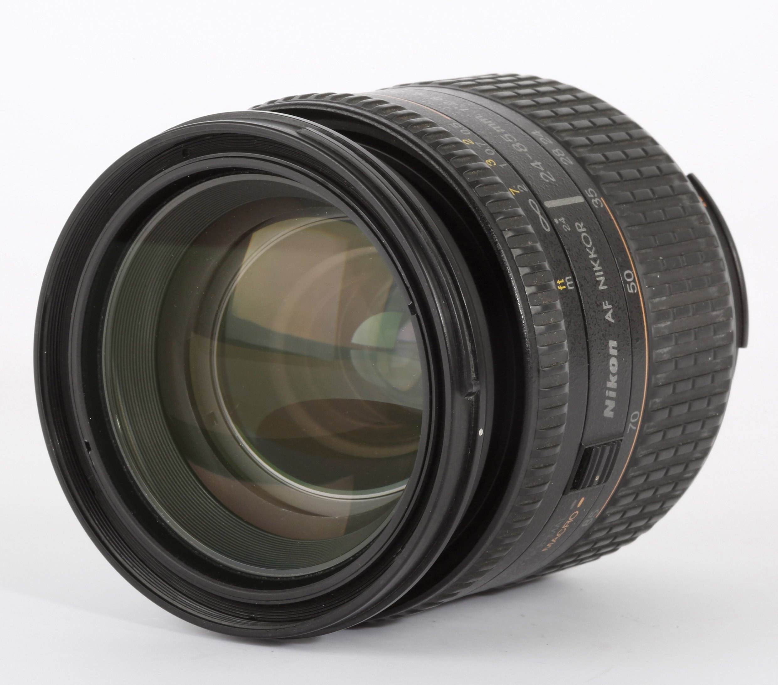 Nikon AF Nikkor 24-85mm 2,8-4,0 D