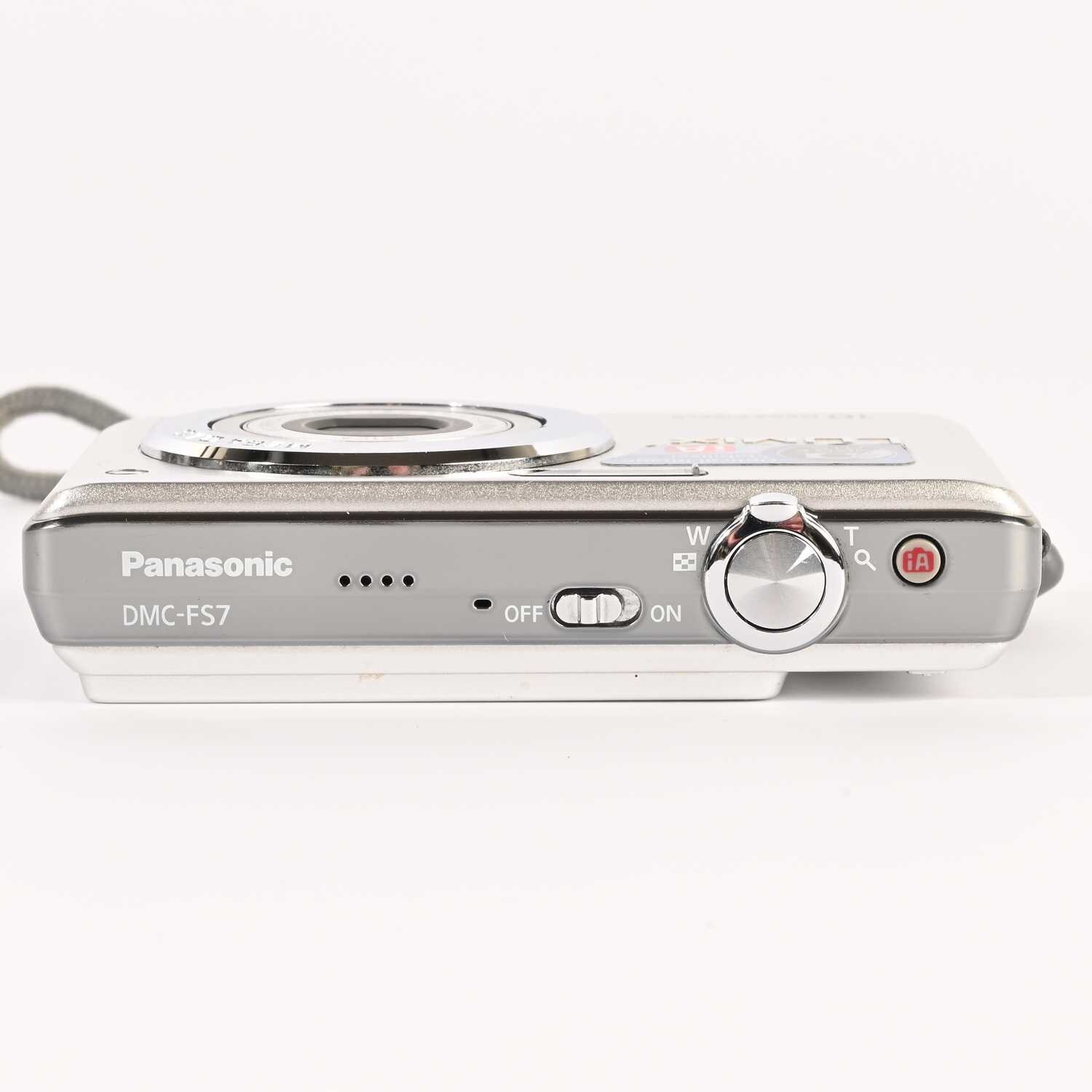 Panasonic Lumix DMC-FS7 Digitalkamera 10MP Schwarz Leica 5,5-22/2,8-5,9 ASPH.