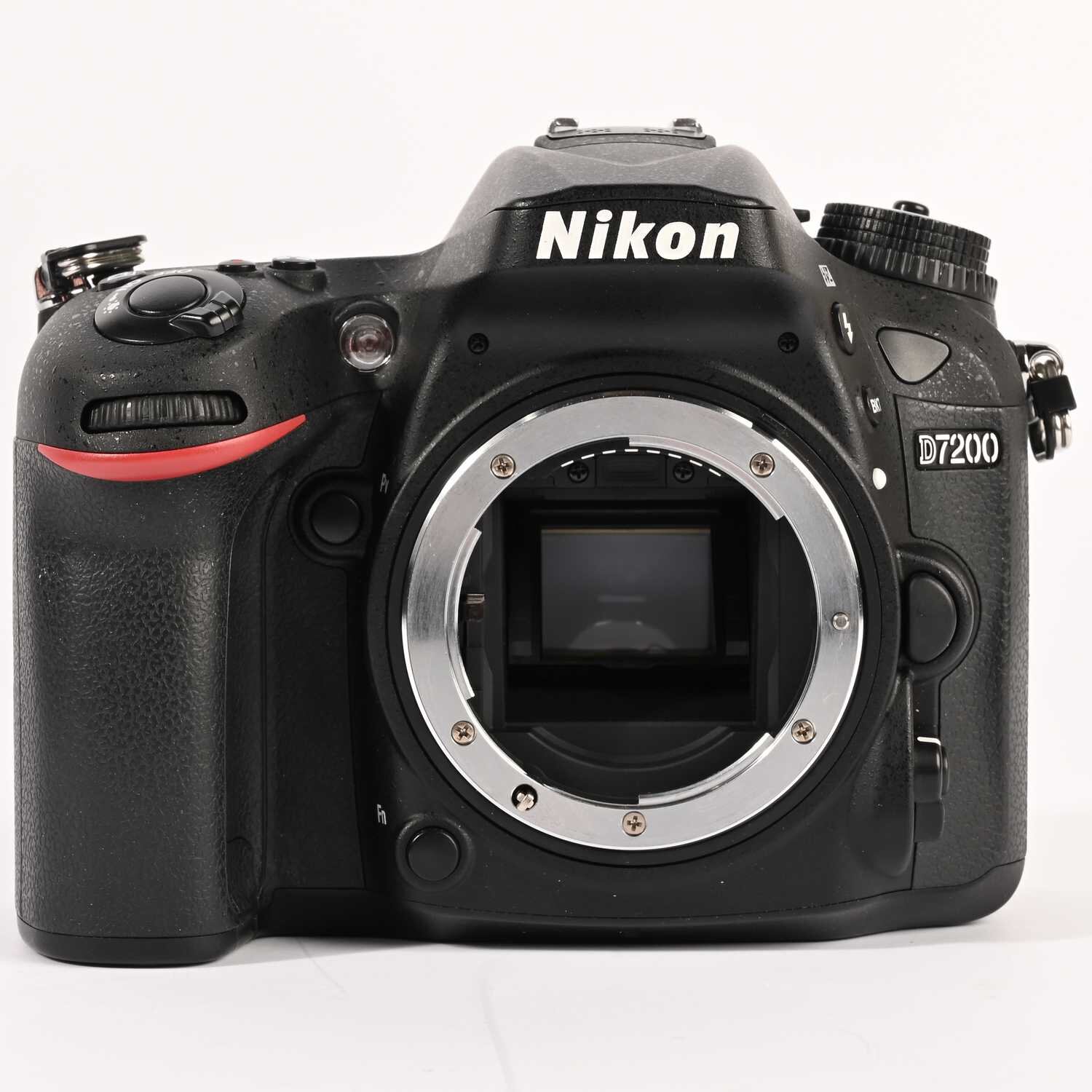 Nikon D7200 3200 Auslösungen 18-140mm f3.5-5.  Nikon SB-910