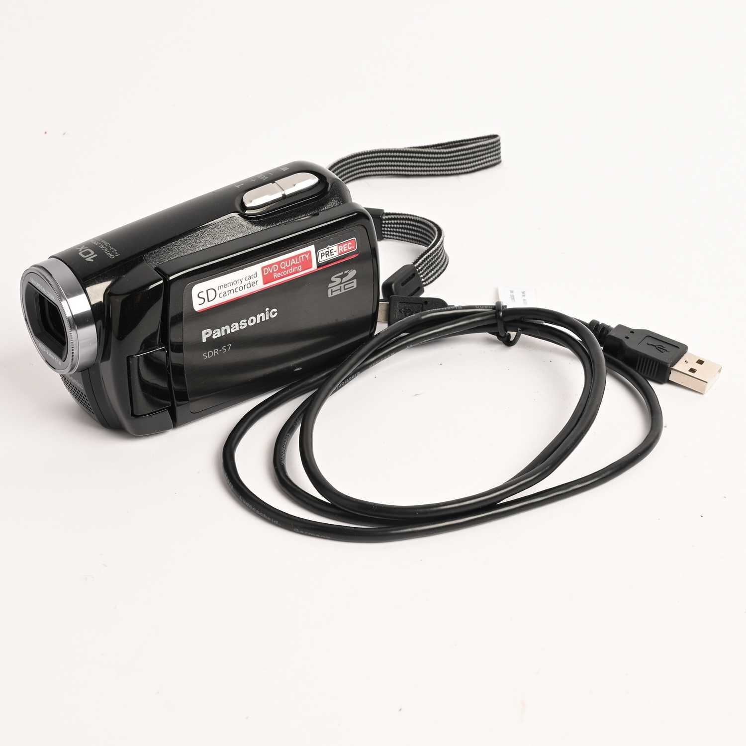 Panasonic Camcorder SDR-S7 -Videokamera mit SD-Kartenspeicher