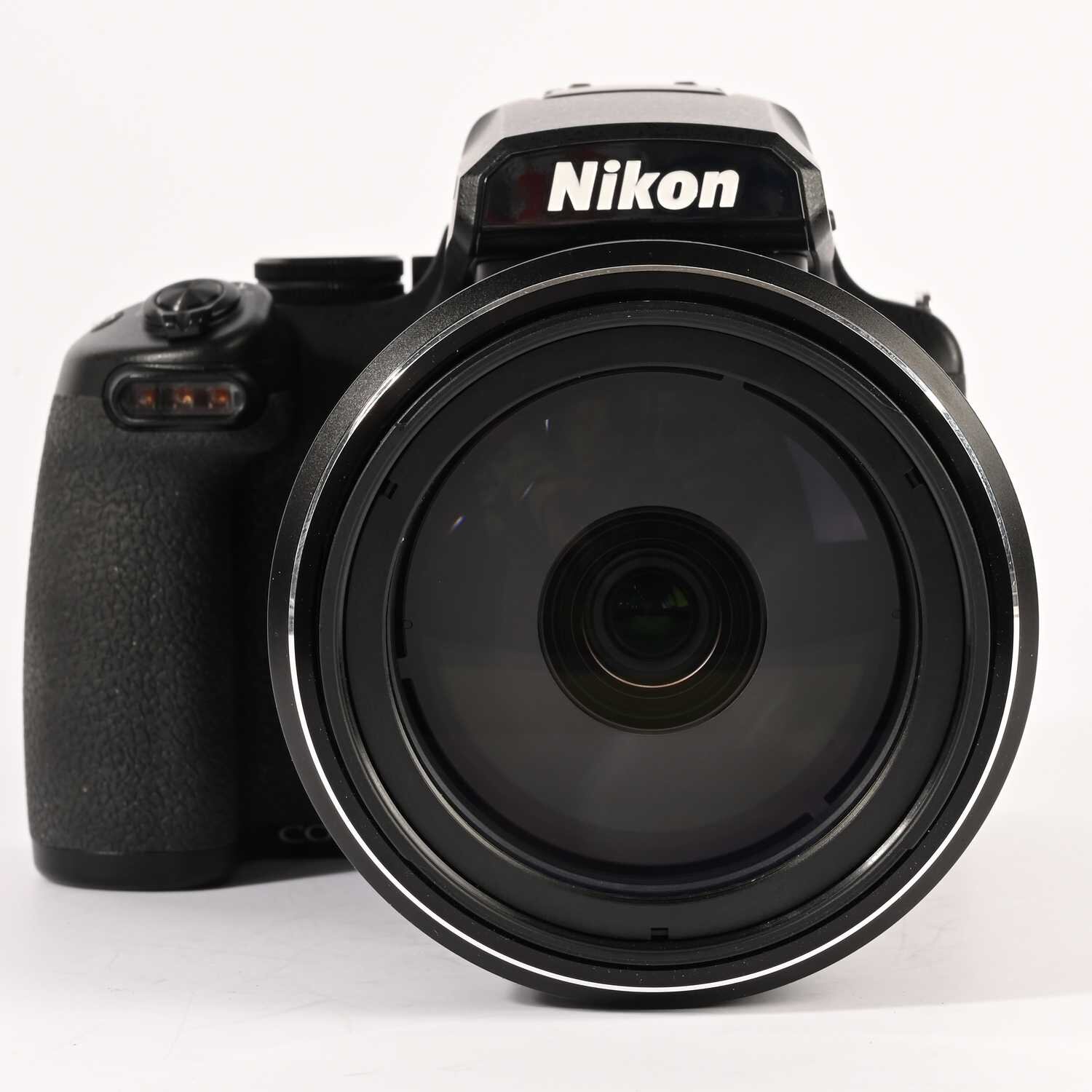 Nikon Coolpix P1000 16MP 125x  optischer zoom 4K WLAN Digitalkamera