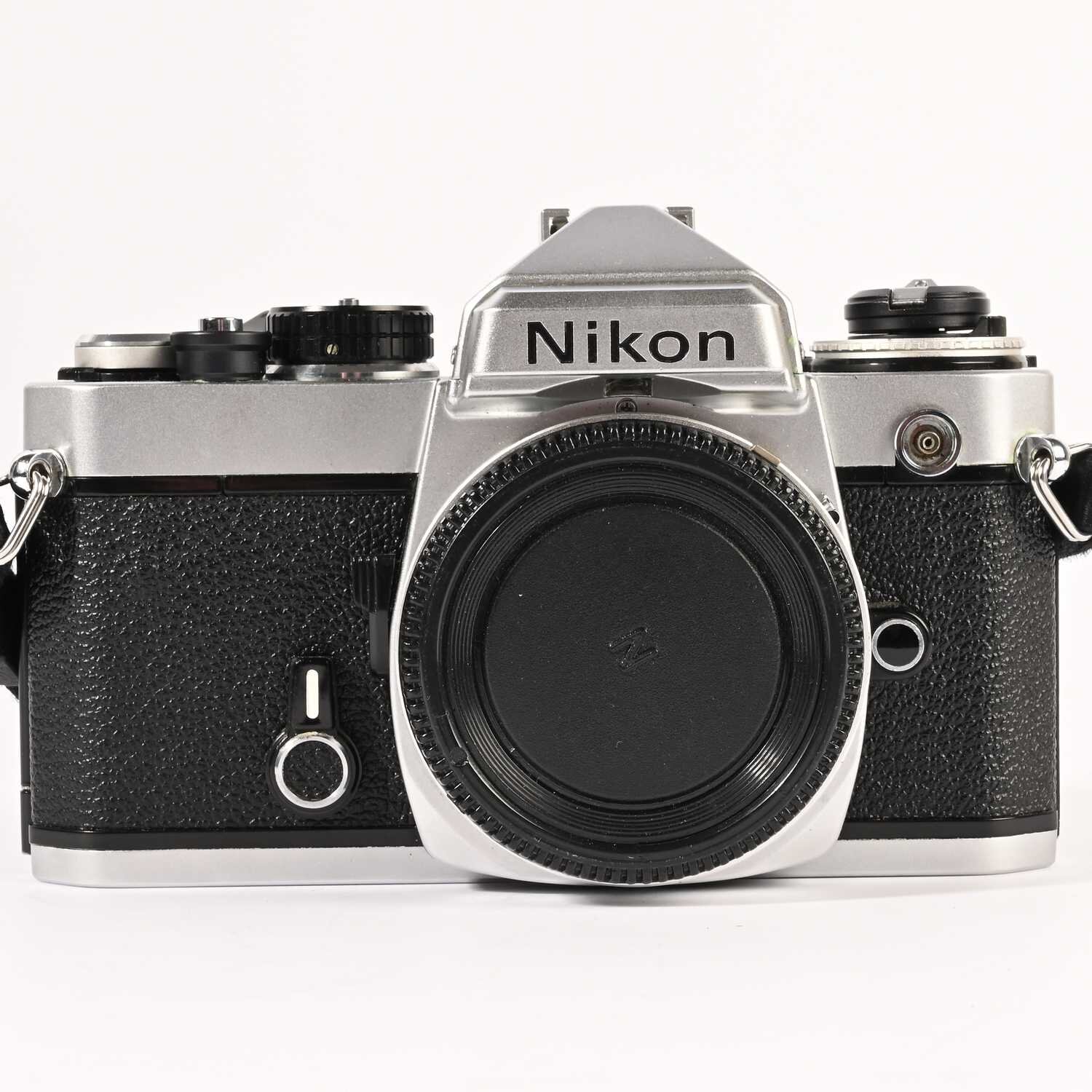 Nikon FE analoge Spiegelreflexkamera Gehäuse body