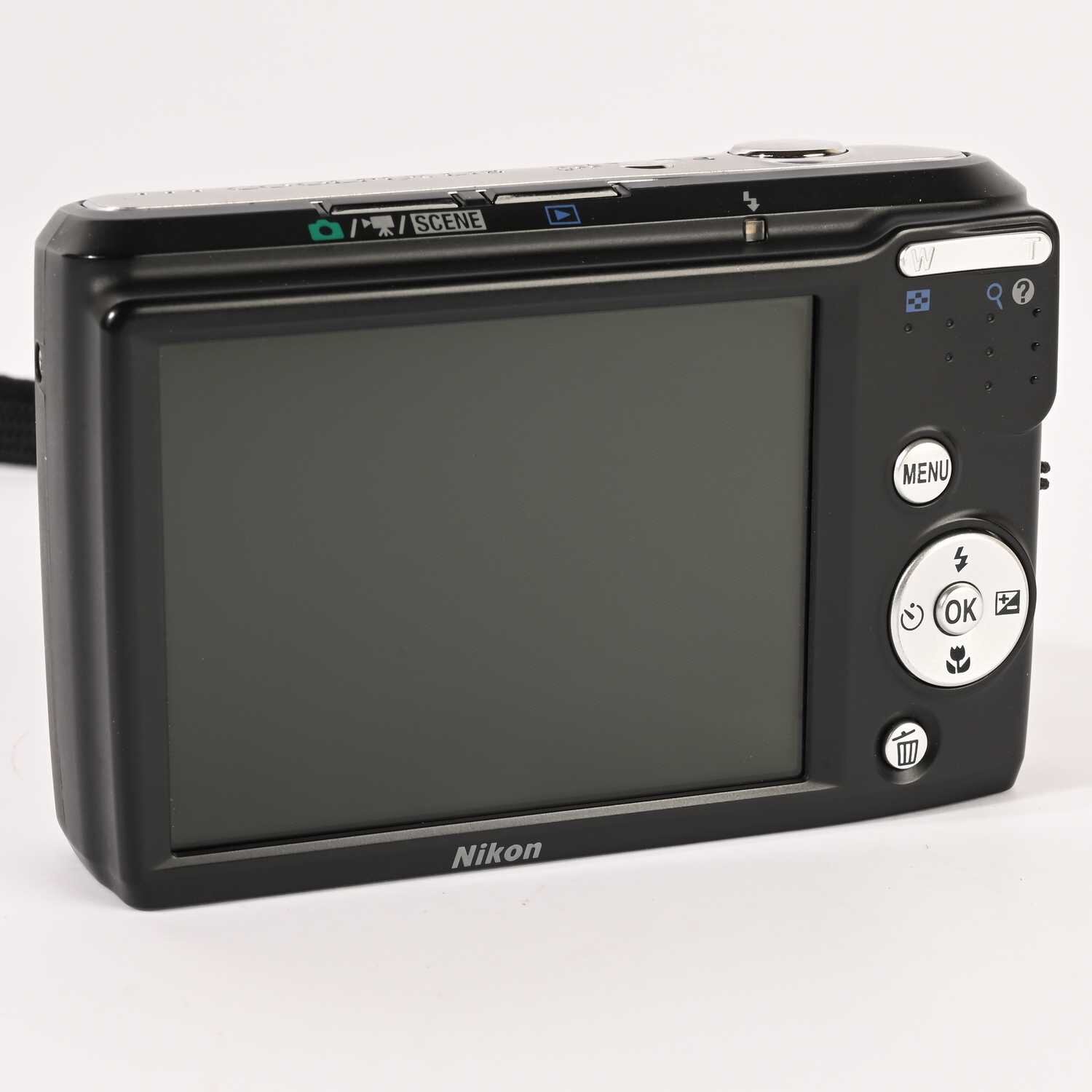 Nikon Coolpix L18 8.0MP Digitalkamera