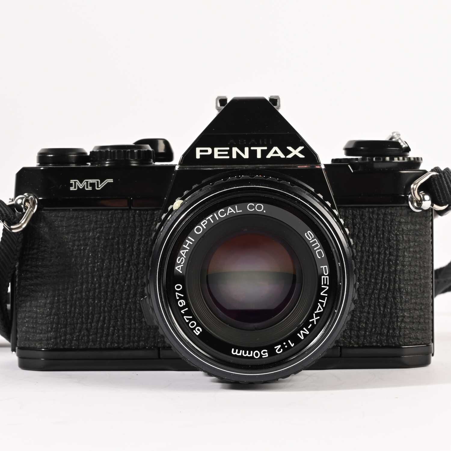 Pentax MV analog film SLR Kamera SMC Pentax-M 1:2 50mm black