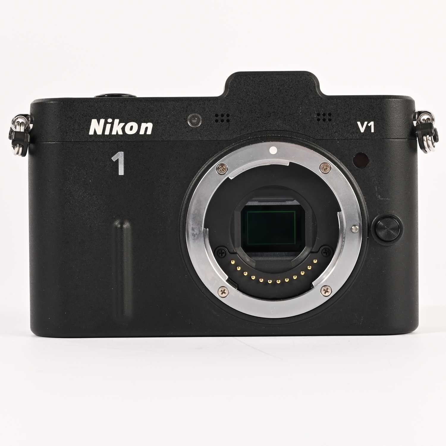 Nikon 1 V1 Nikkor 10-30mm 1:3.5-5.6 4200 Auslösungen SB-N5