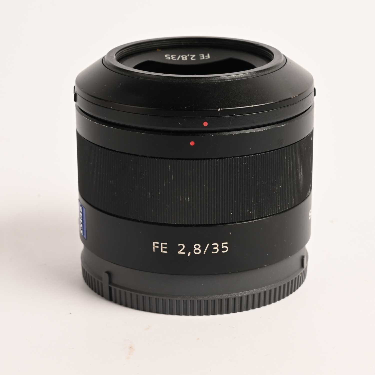 SONY Carl Zeiss Sonnar FE 2.8 / 35 mm ZA T* für SONY E-Mount Vollformat