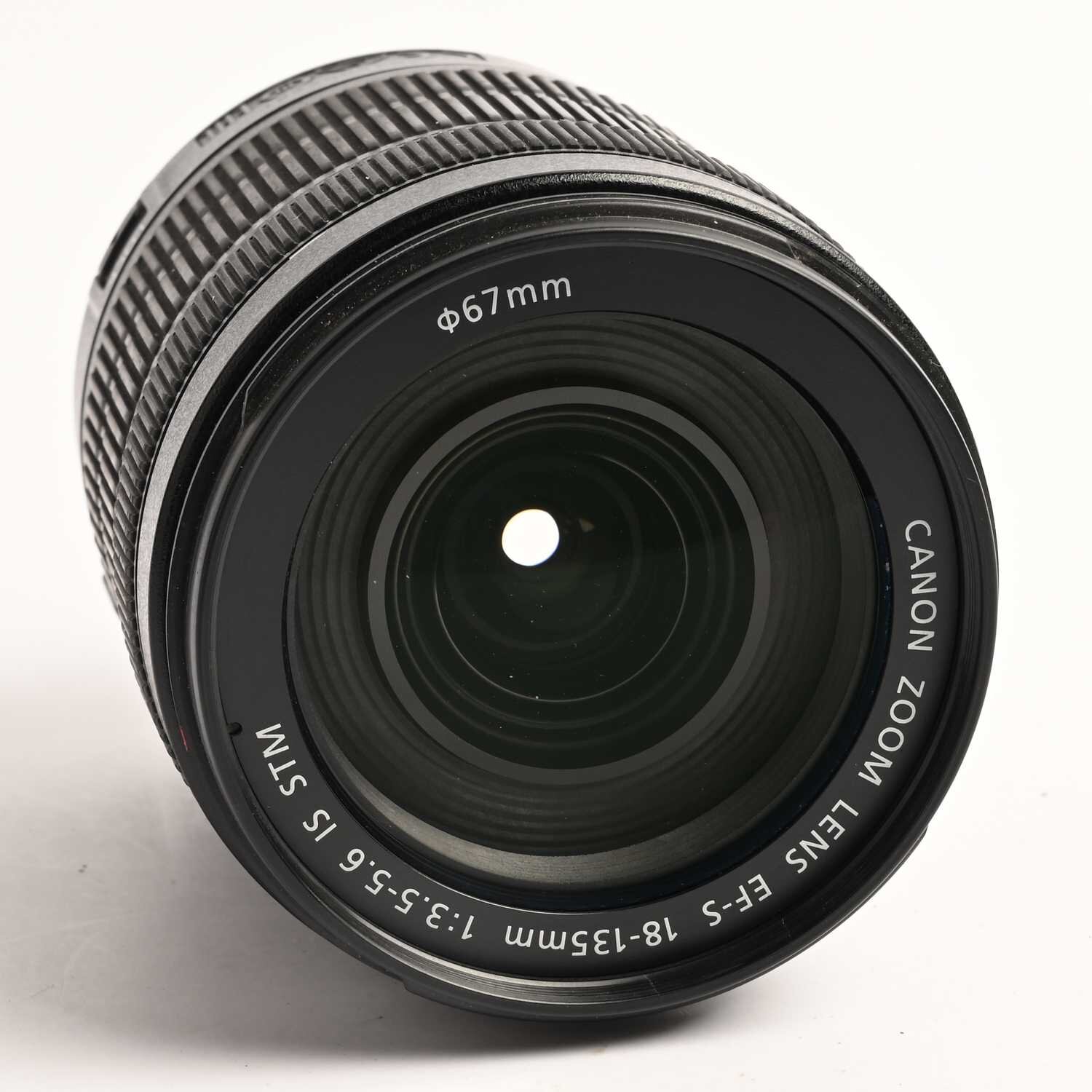 Canon Zoom Objektiv Lens EF-S 18-135mm f/3.5-5.6 IS Image Stabilizer