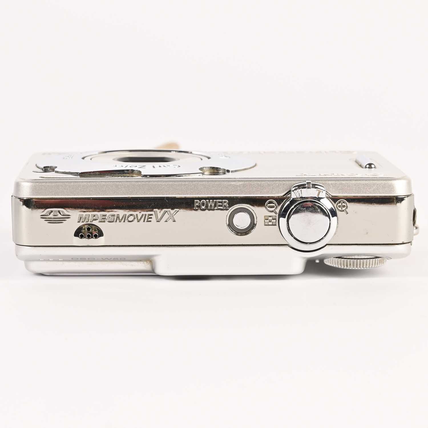 Sony Cyber-shot DSC-W50 Digitalkamera 6.0MP Carl Zeiss 3x Optical Zoom