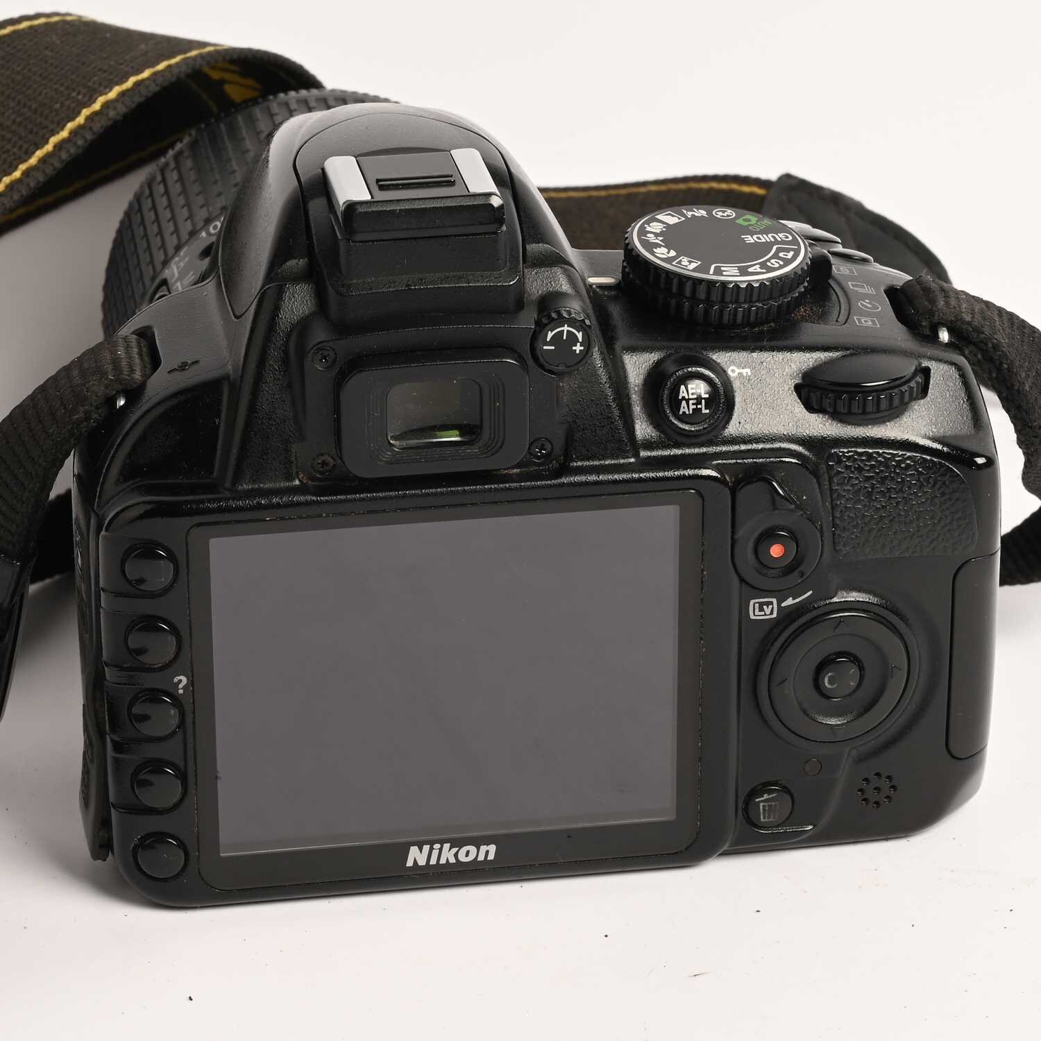 Nikon D3100 14.2MP DSLR Kamera AF-S DX 55-200