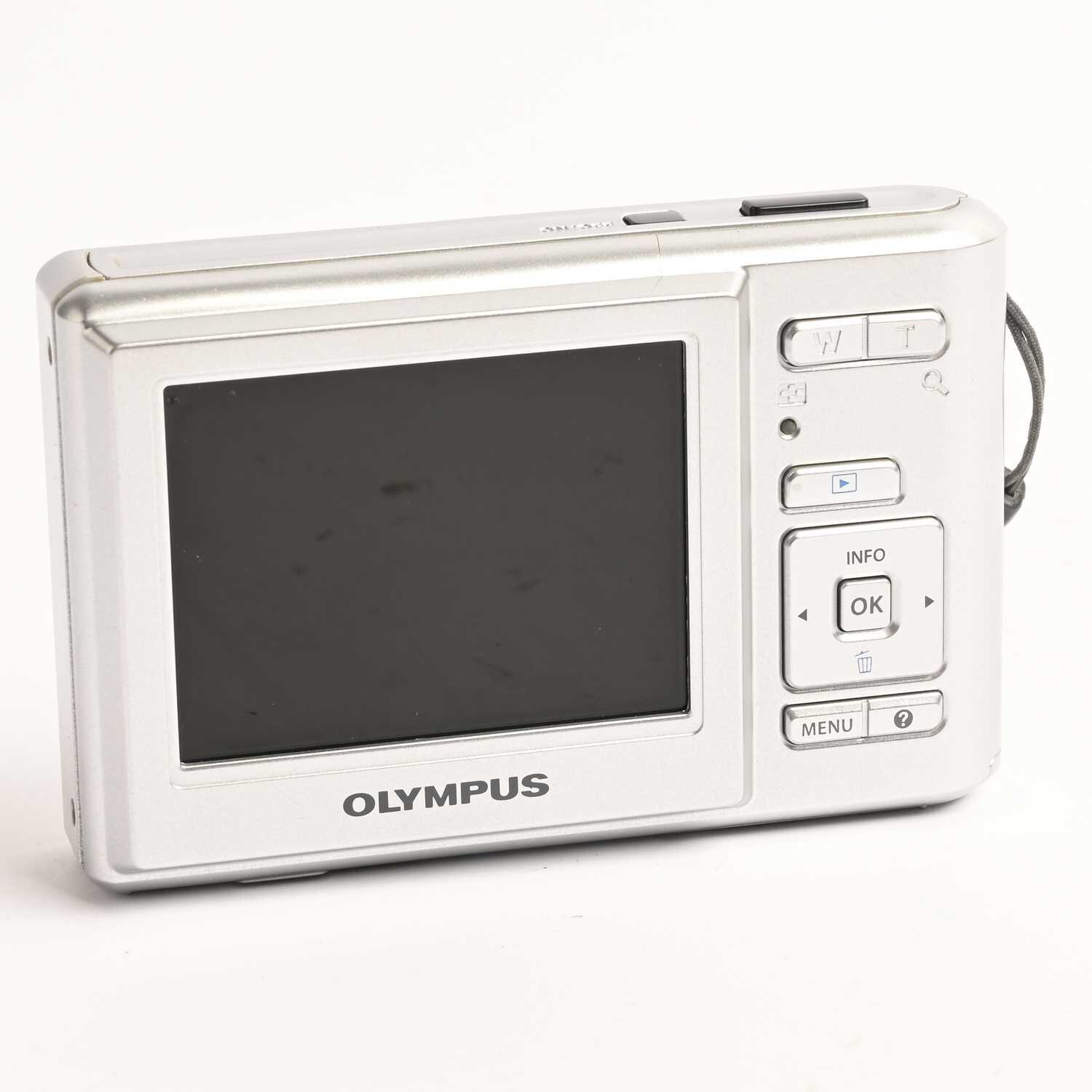 Olympus T-100 Digital Camera AF 3x Optical Zoom 12 MP silber