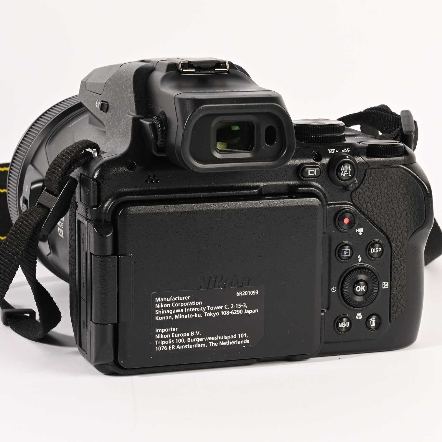 Nikon Coolpix P1000 16MP 125x opt. Megazoom 3.2 Zoll RGBW Display Digitalkamera schwarz 4K