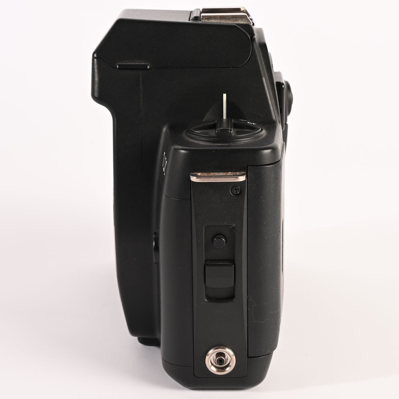 CONTAX NX AF MF CARL ZEISS Vario -Sonnar T* 28-80mm f/3.5-5.6 Analog 35mm