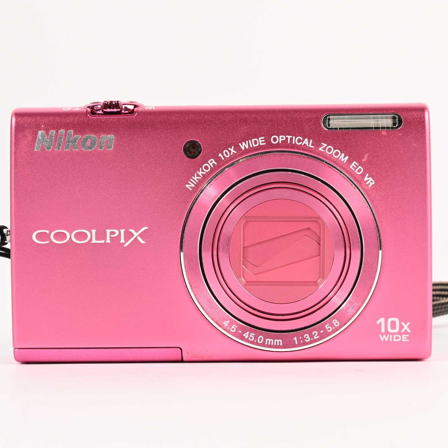 Nikon COOLPIX S6200 Rot 16.0 MP 10x Optical Zoom Digitalkamera