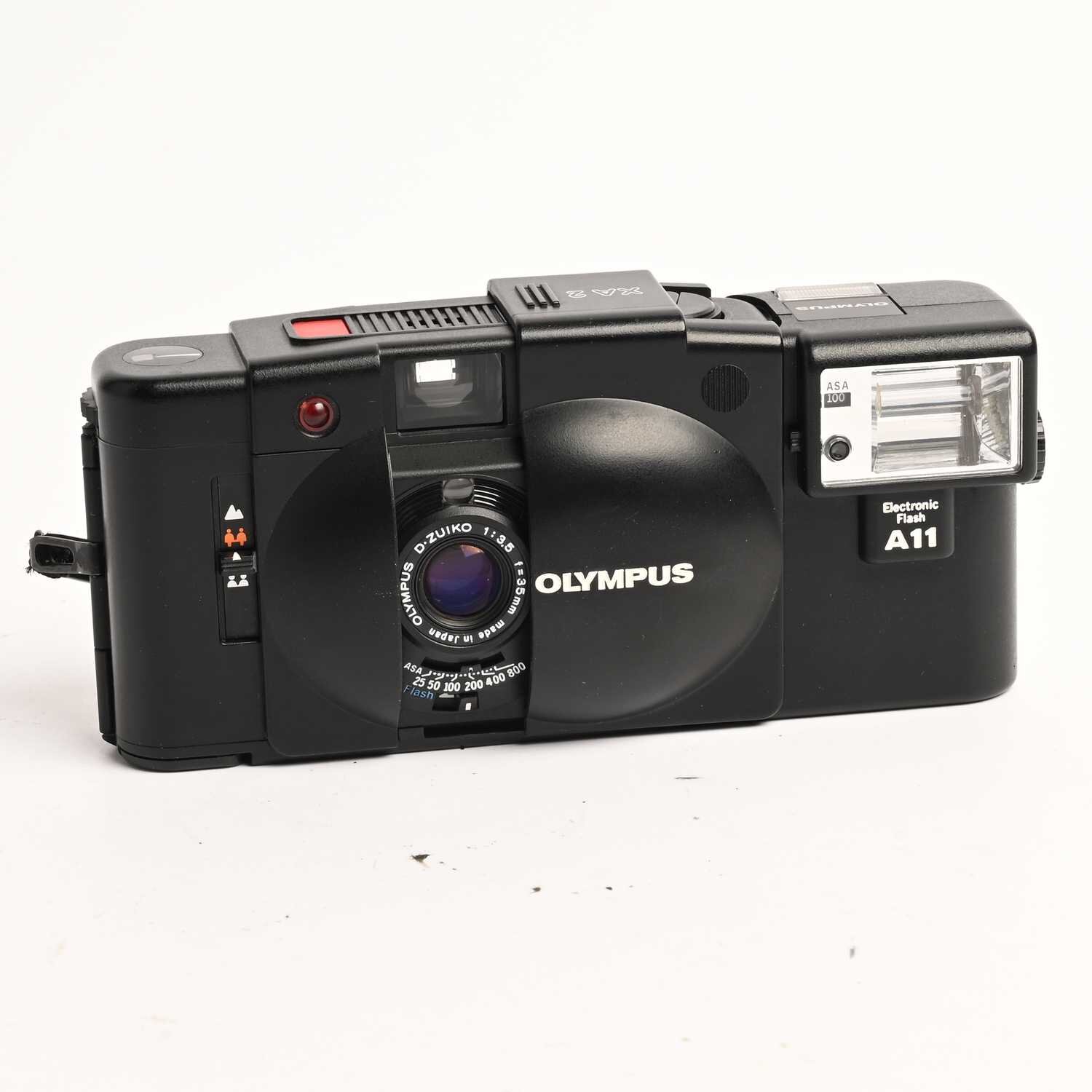 Olympus XA2 Zuiko 35mm f/3.5 Objektiv A11 Blitz