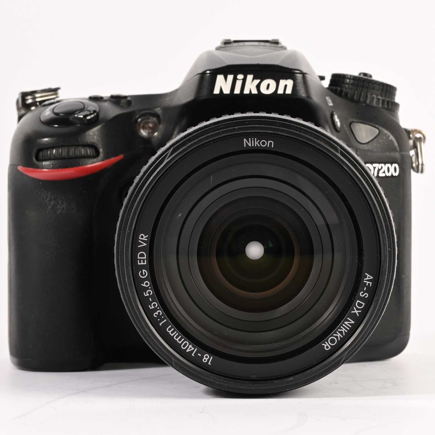 Nikon D7200 mit 3,5-5,6 /18-140mm VR DX digitale SLR