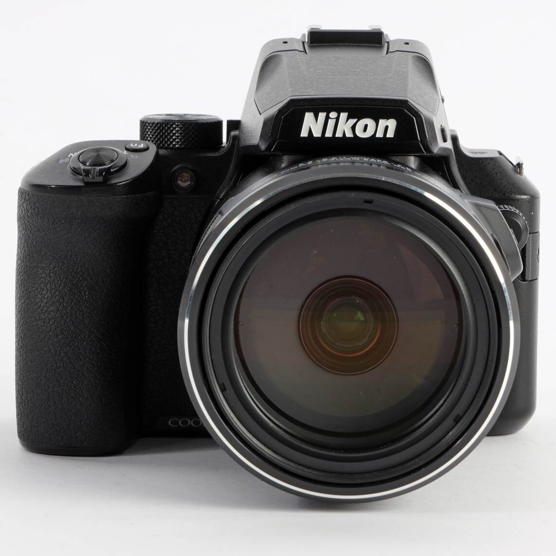 Nikon COOLPIX P950 16MP 83-Fach Optischer Zoom Bridge-Kamera Schwarz