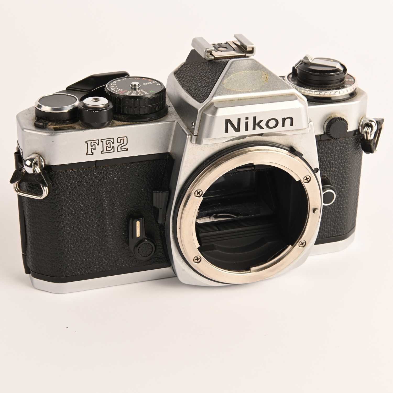 Nikon FE2 Schwarz SLR Spiegelreflexkamera