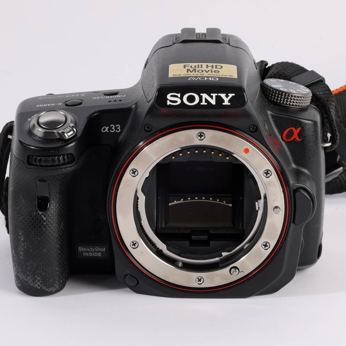 Sony Alpha 33 mit DT 3.5-5.6/18-55 SAM