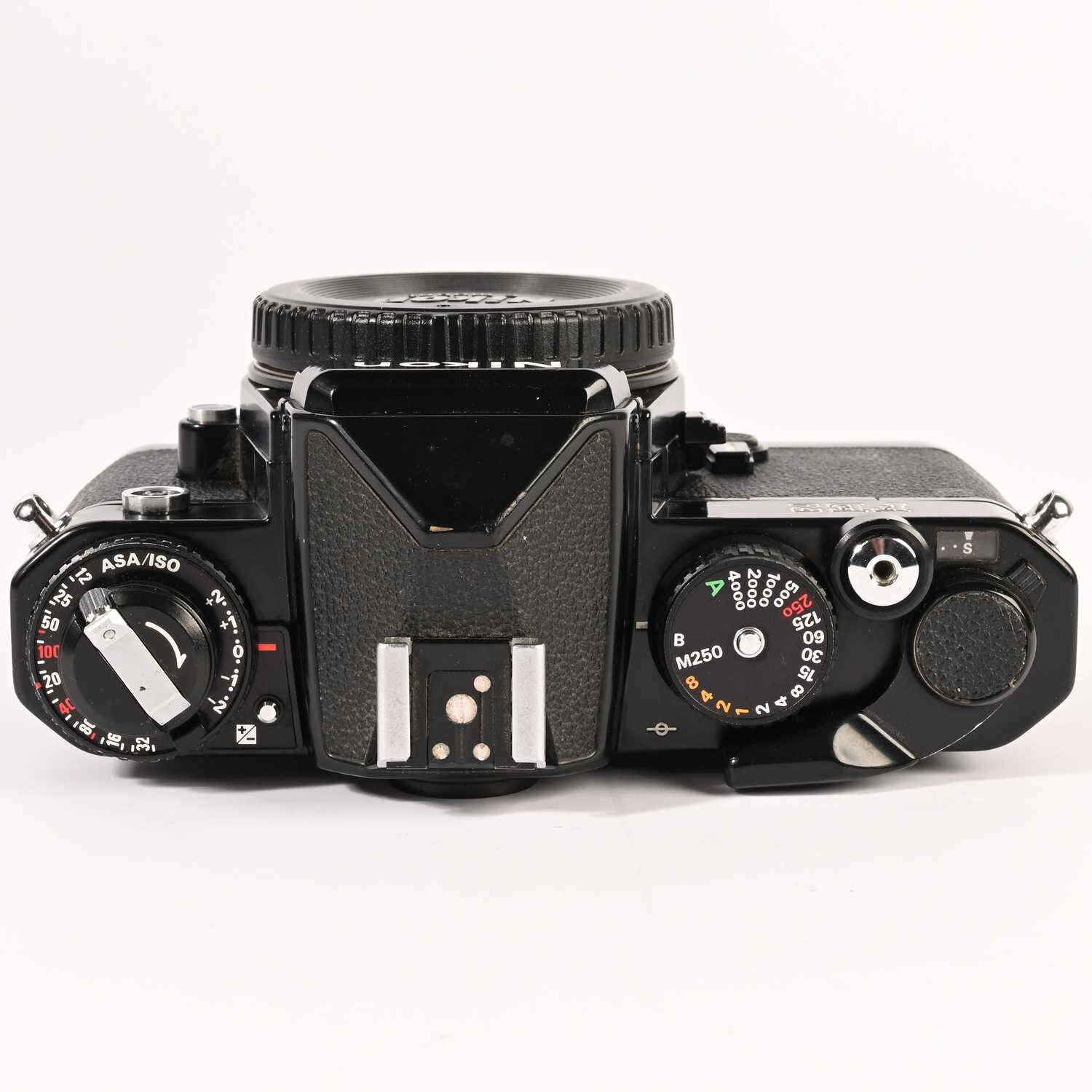 Nikon FE2 analog film Spiegelreflexkamera 35 mm schwarz