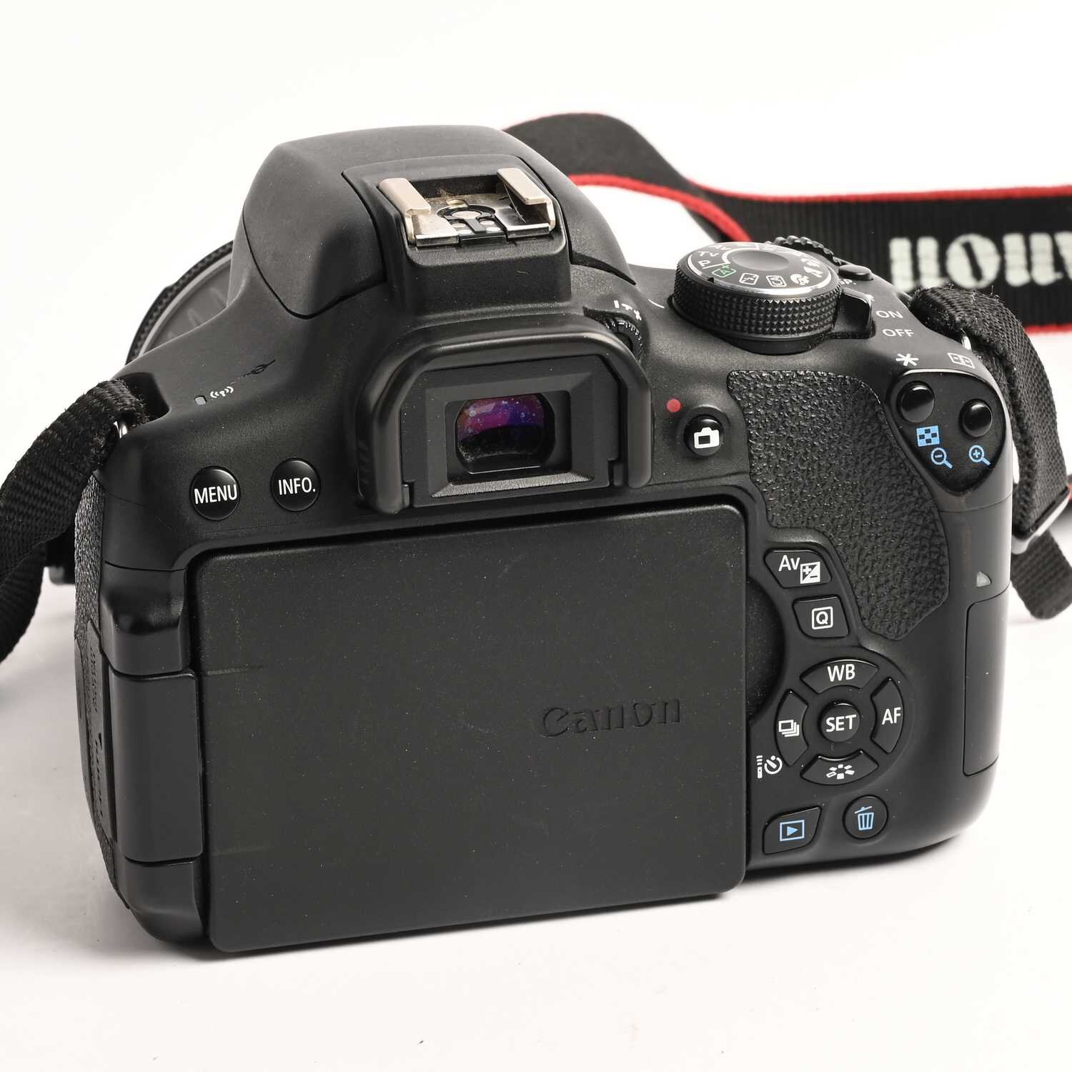 Canon EOS 750D DSLR 24,2MP WLAN/NFC Kit 18-55mm f/3,5-5,6