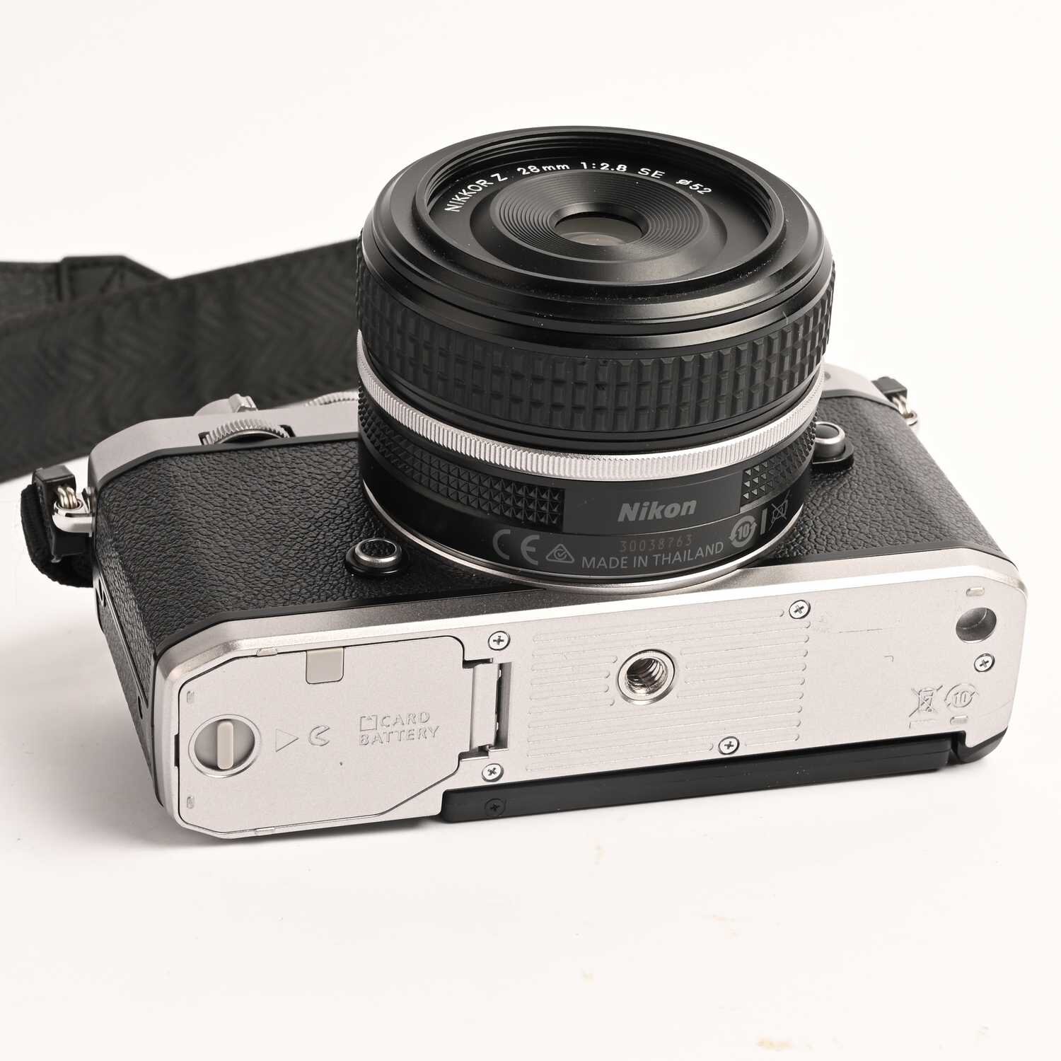 Nikon Z fc 20,9MP Spiegellose Systemkamera Silber Objektiv 28mm 1:2.8