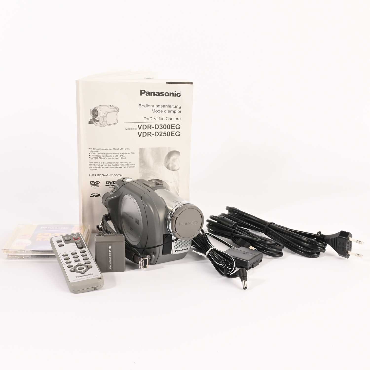 Panasonic VDR-D250 Digitaler Camcorder, 2,3 MP, Zoom, DVD-RW 10x Optical Zoom  Silber