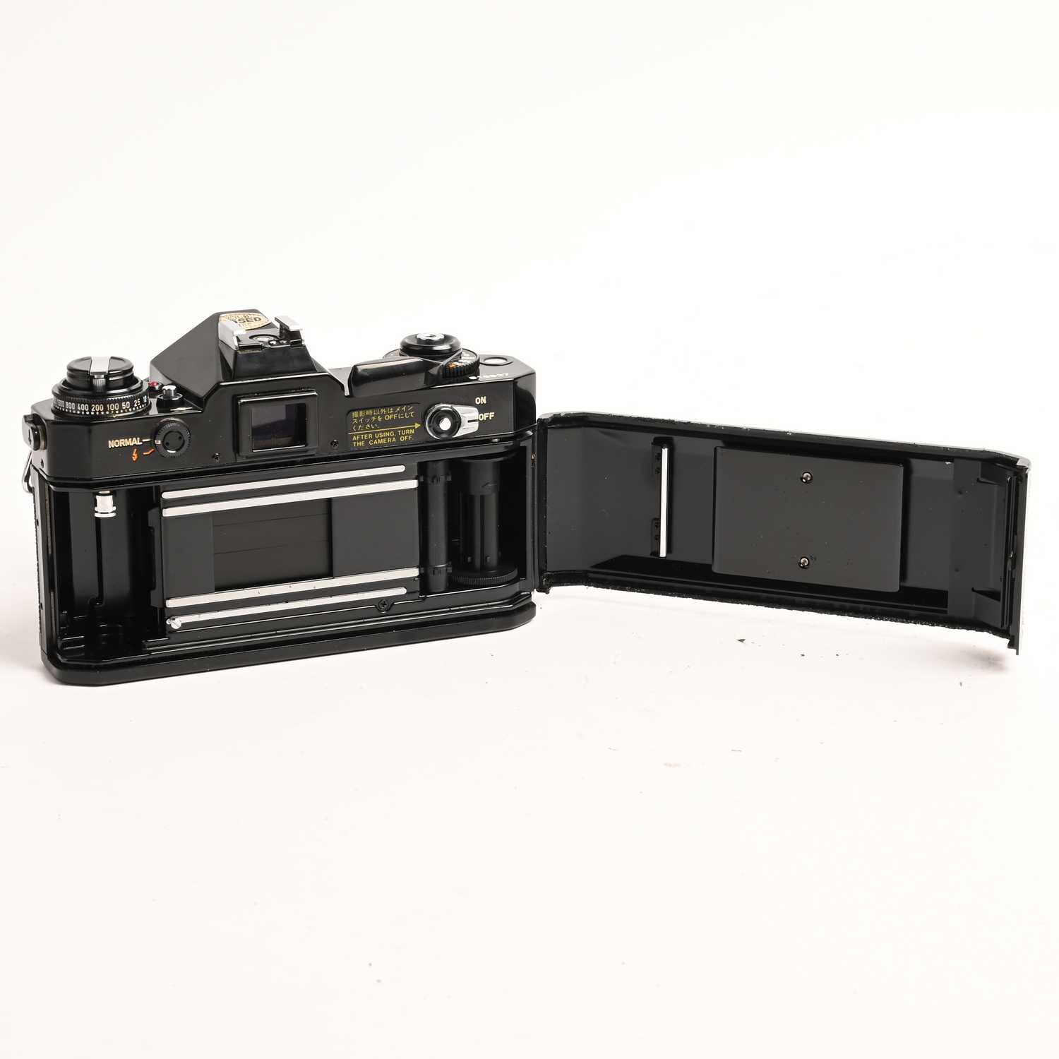 Canon EF black analoge SLR Kamera Canon FD S.S.C. 1,4/50 Lens
