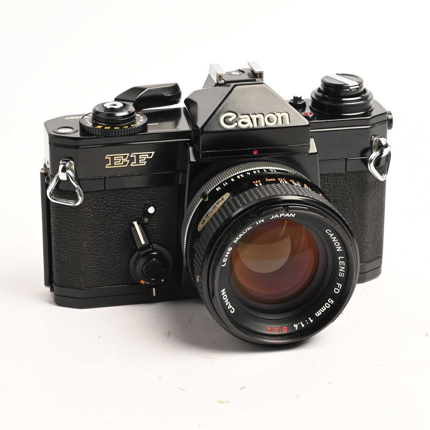 Canon EF black analoge SLR Kamera Canon FD S.S.C. 1,4/50 Lens