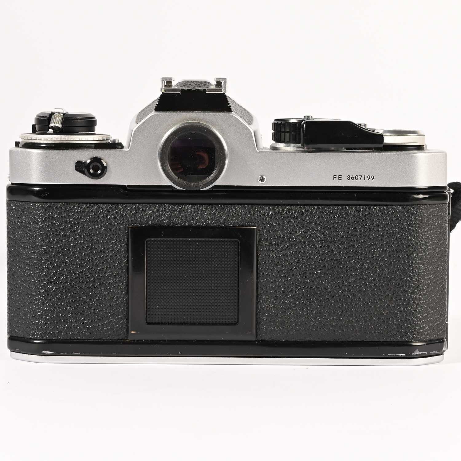 Nikon FE analoge Spiegelreflexkamera Gehäuse body