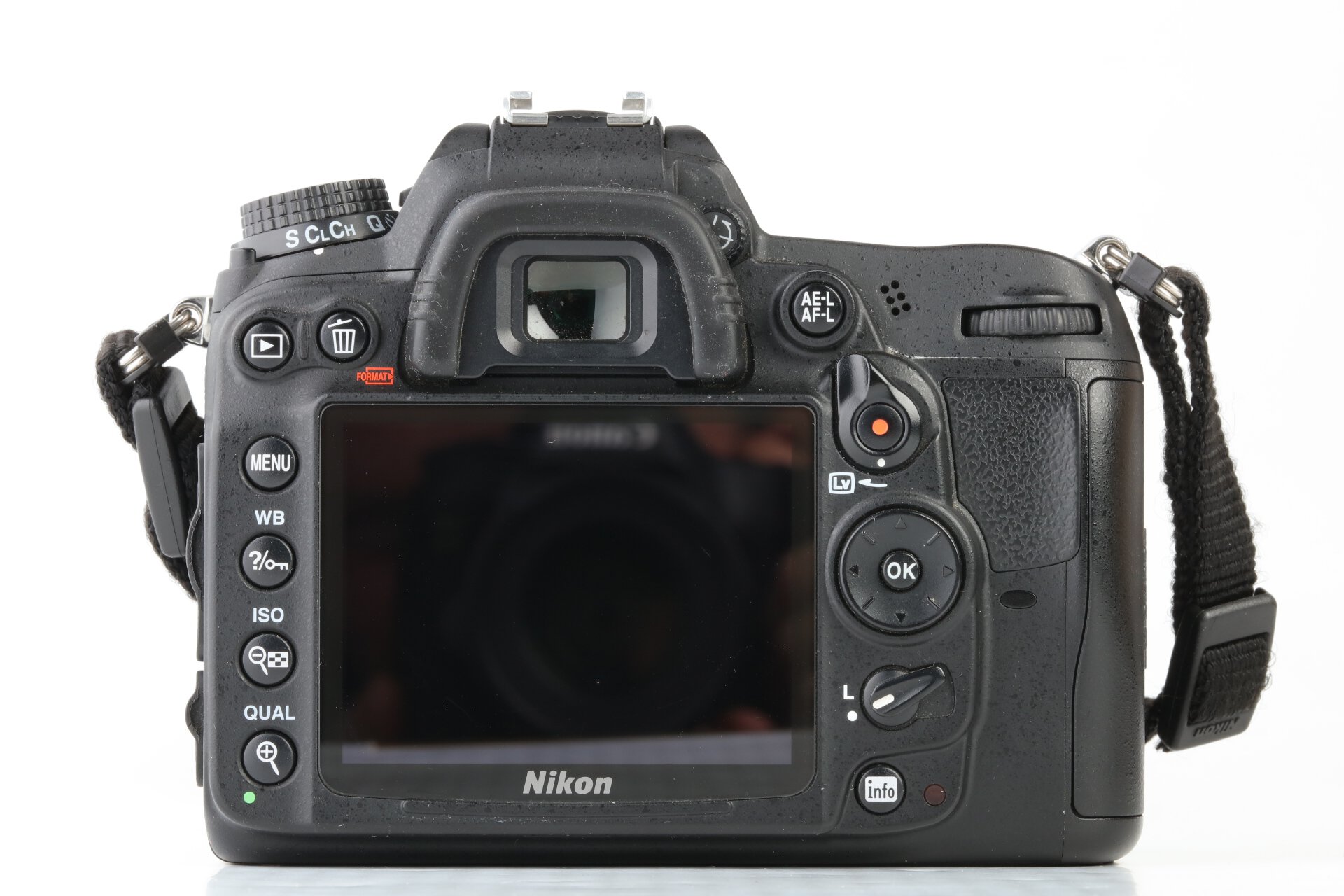 Nikon D7000 Gehäuse 12700 Auslösungen