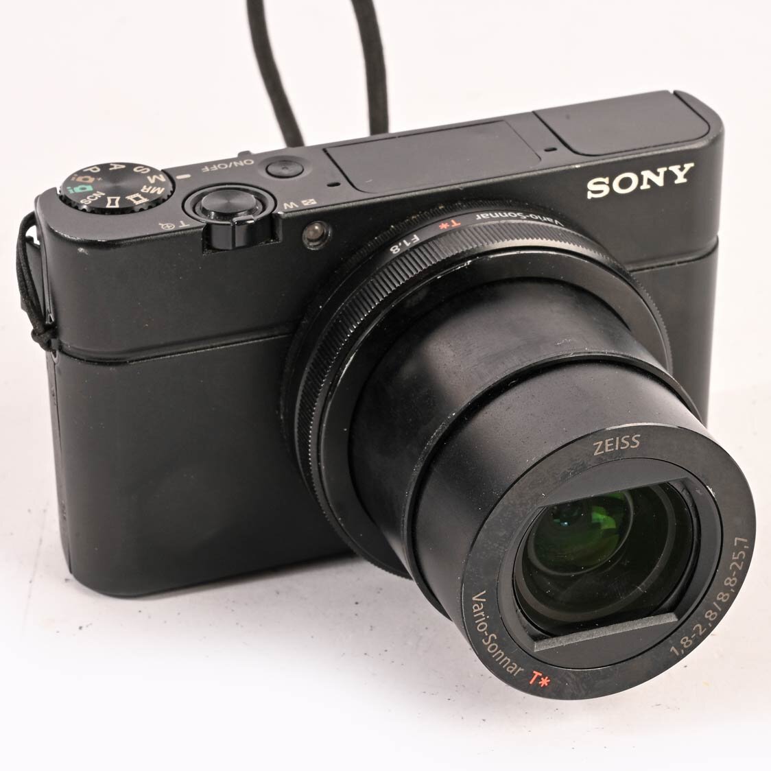 Sony Cyber-shot RX100 III DSC-RX100M3 20.1MP 2.9x Zoom Digitalkamera Schwarz