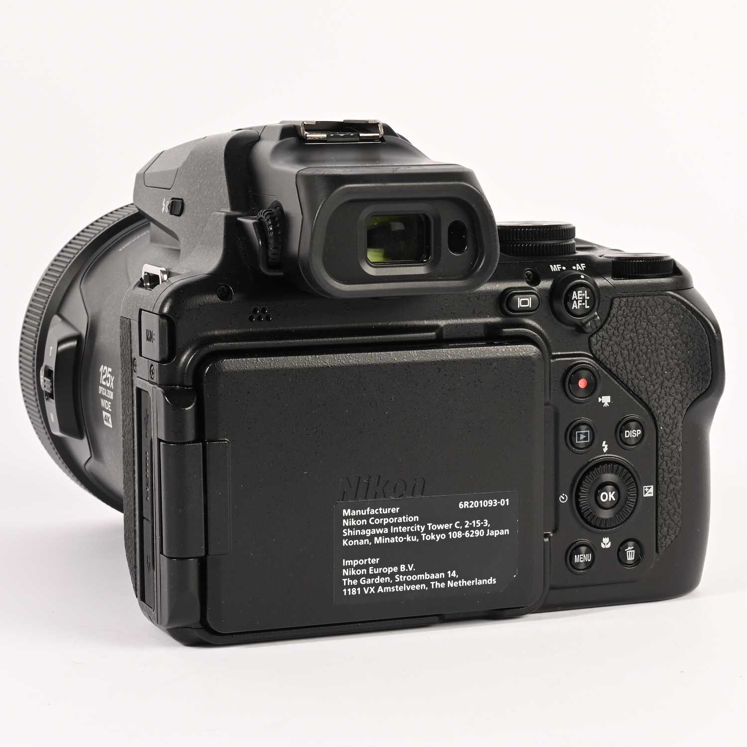 Nikon Coolpix P1000 16MP 125x  optischer zoom 4K WLAN Digitalkamera