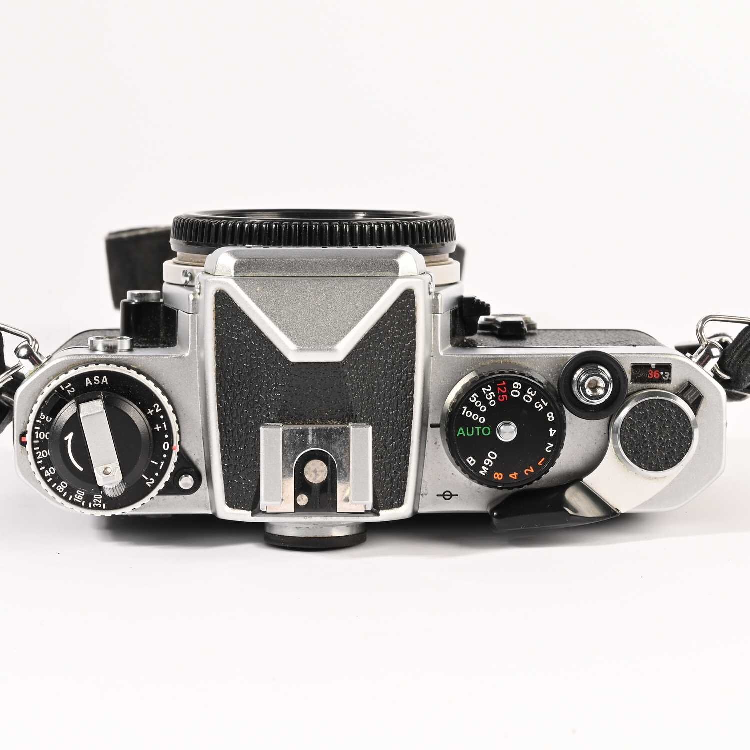 Nikon FE analoge Spiegelreflexkamera Gehäuse body