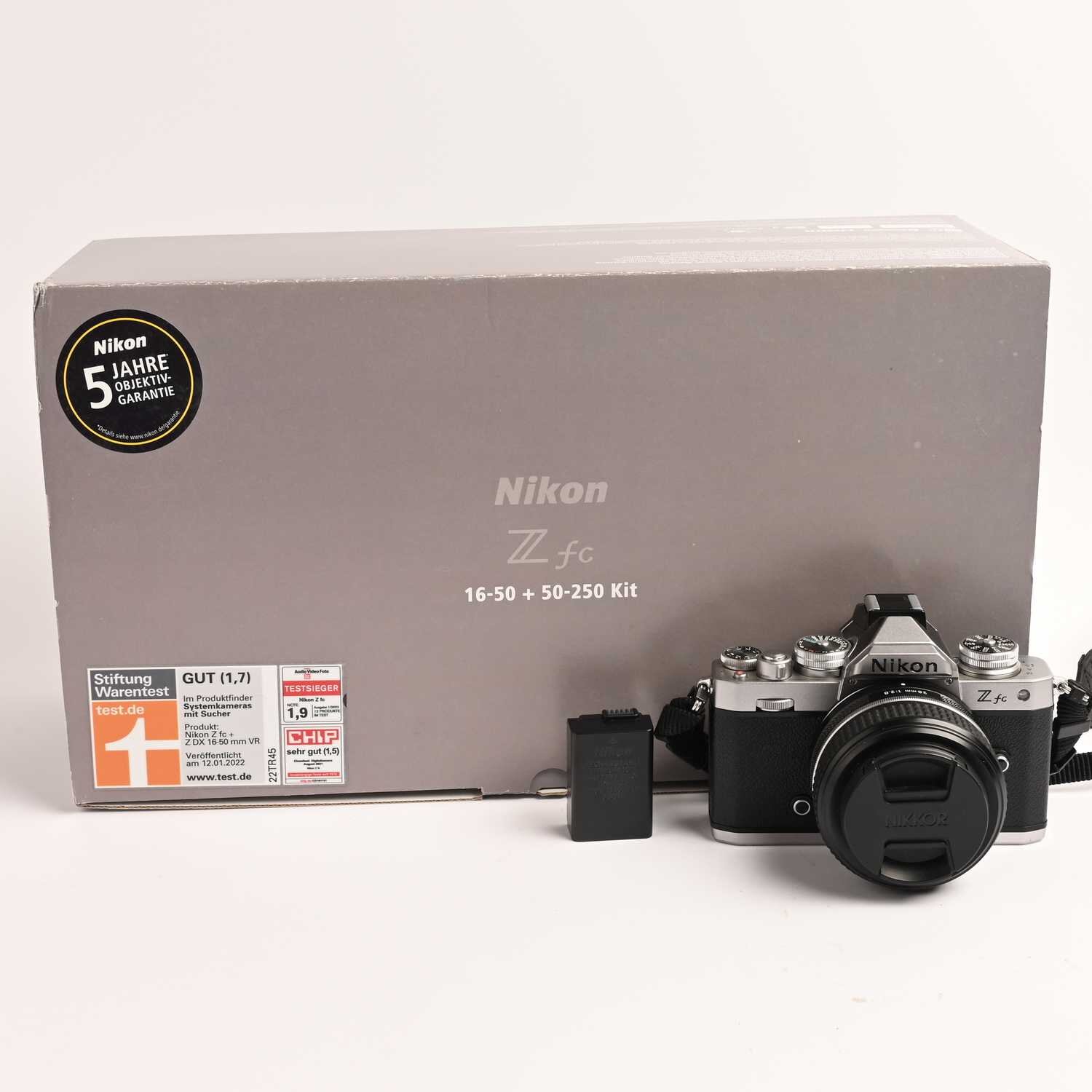 Nikon Z fc 20,9MP Spiegellose Systemkamera Silber Objektiv 28mm 1:2.8