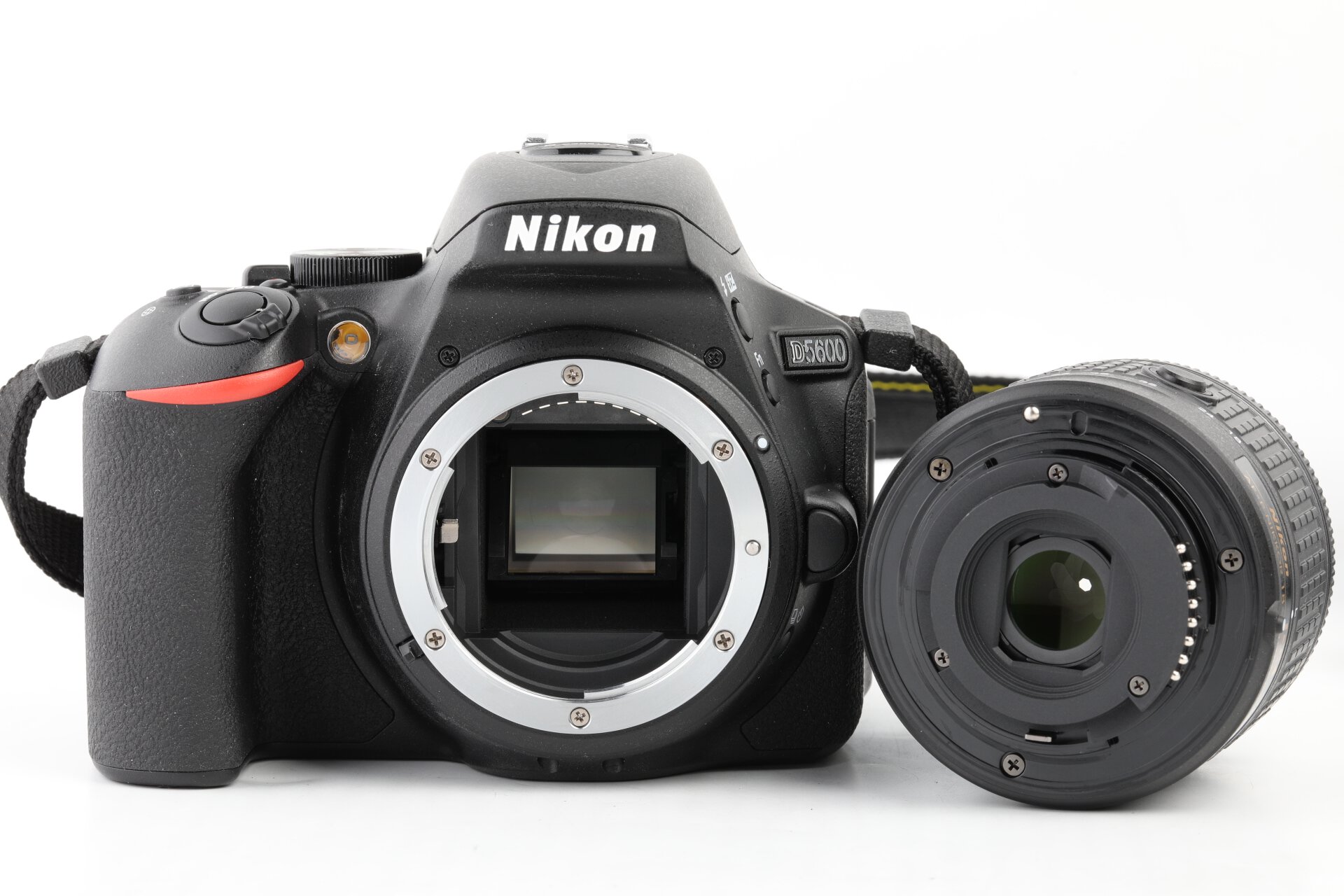 Nikon D5600 + AF-P DX 18-55mm 3,5-5,6G VR Nikkor