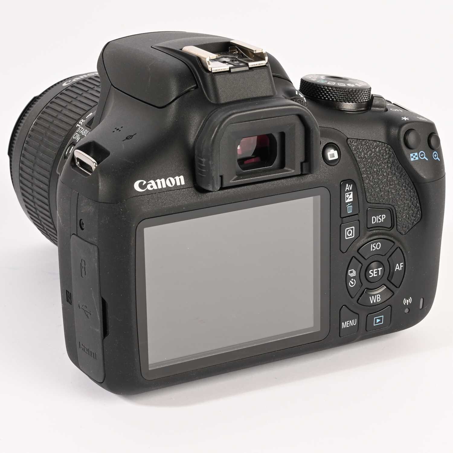 Canon EOS 2000D mit EFS 3,5-5,6IS II SLR Kamera