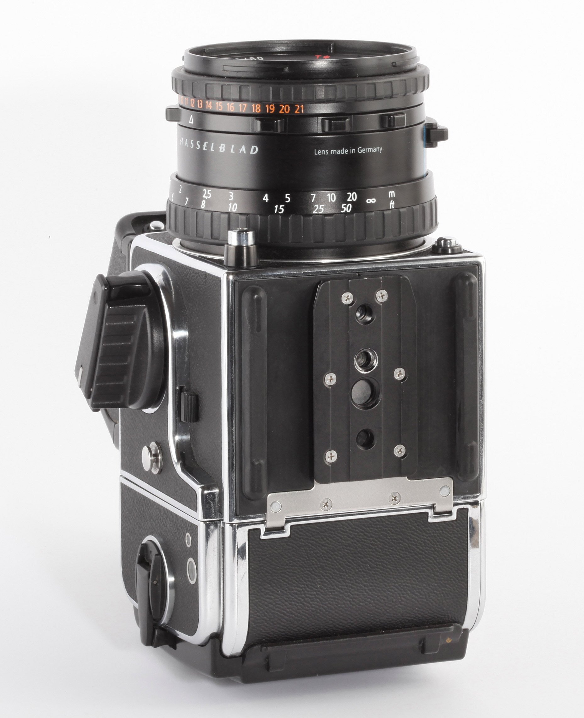 Hasselblad 501CM Set + Planar 2,8/80mm + Prisma TTL + Magazin + Handgriff