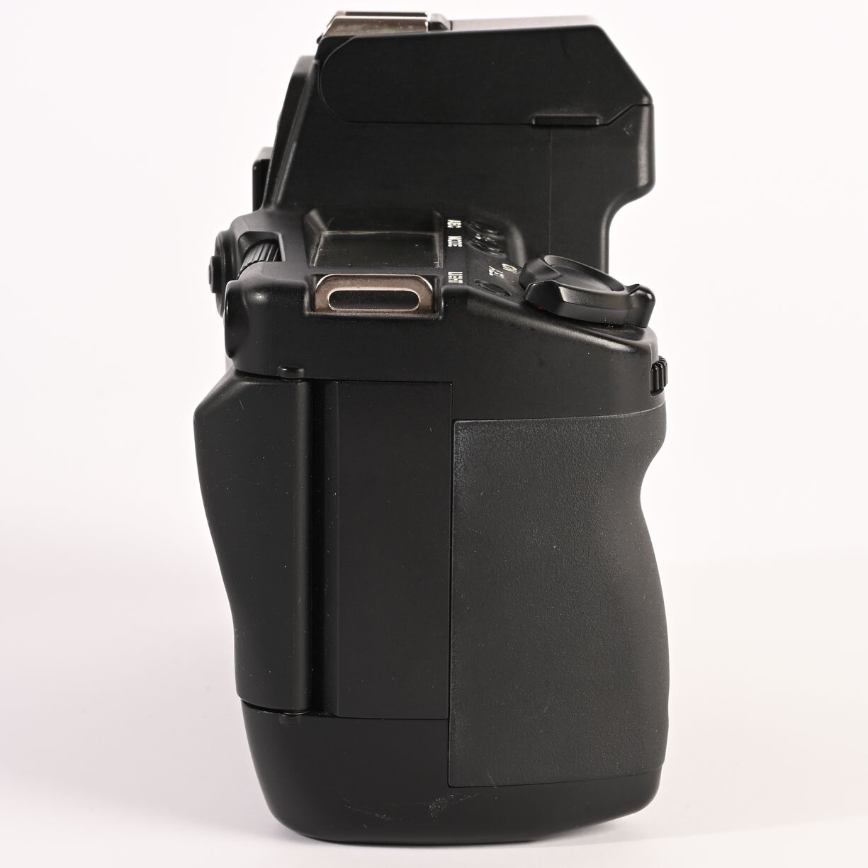 CONTAX NX AF MF CARL ZEISS Vario -Sonnar T* 28-80mm f/3.5-5.6 Analog 35mm