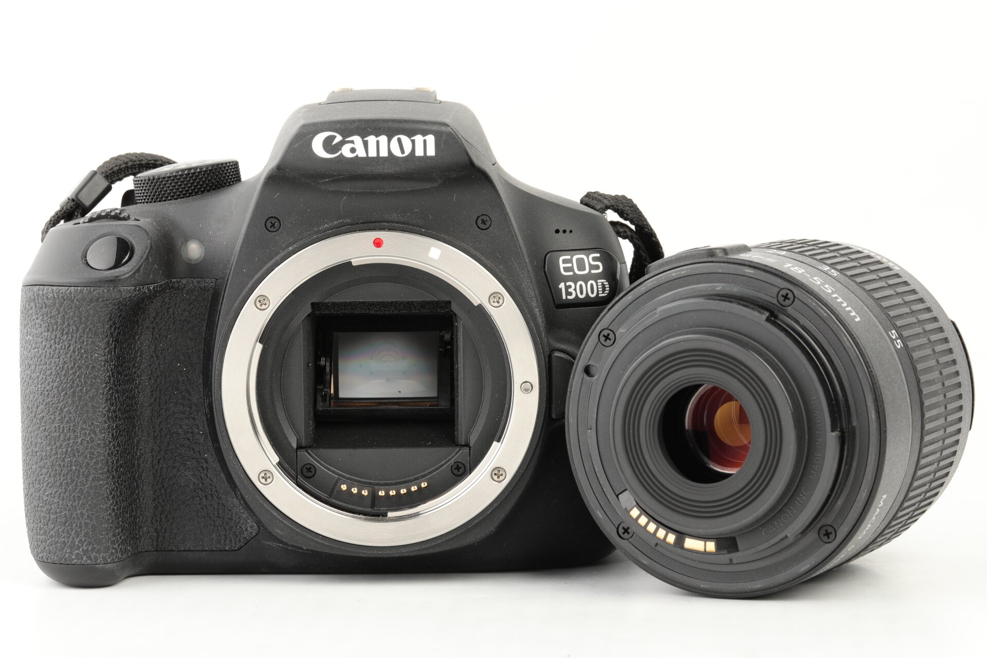 Canon EOS 1300D Gehäuse + EF-S 18-55mm 3,5-5,6 III ca 4000 Auslösungen