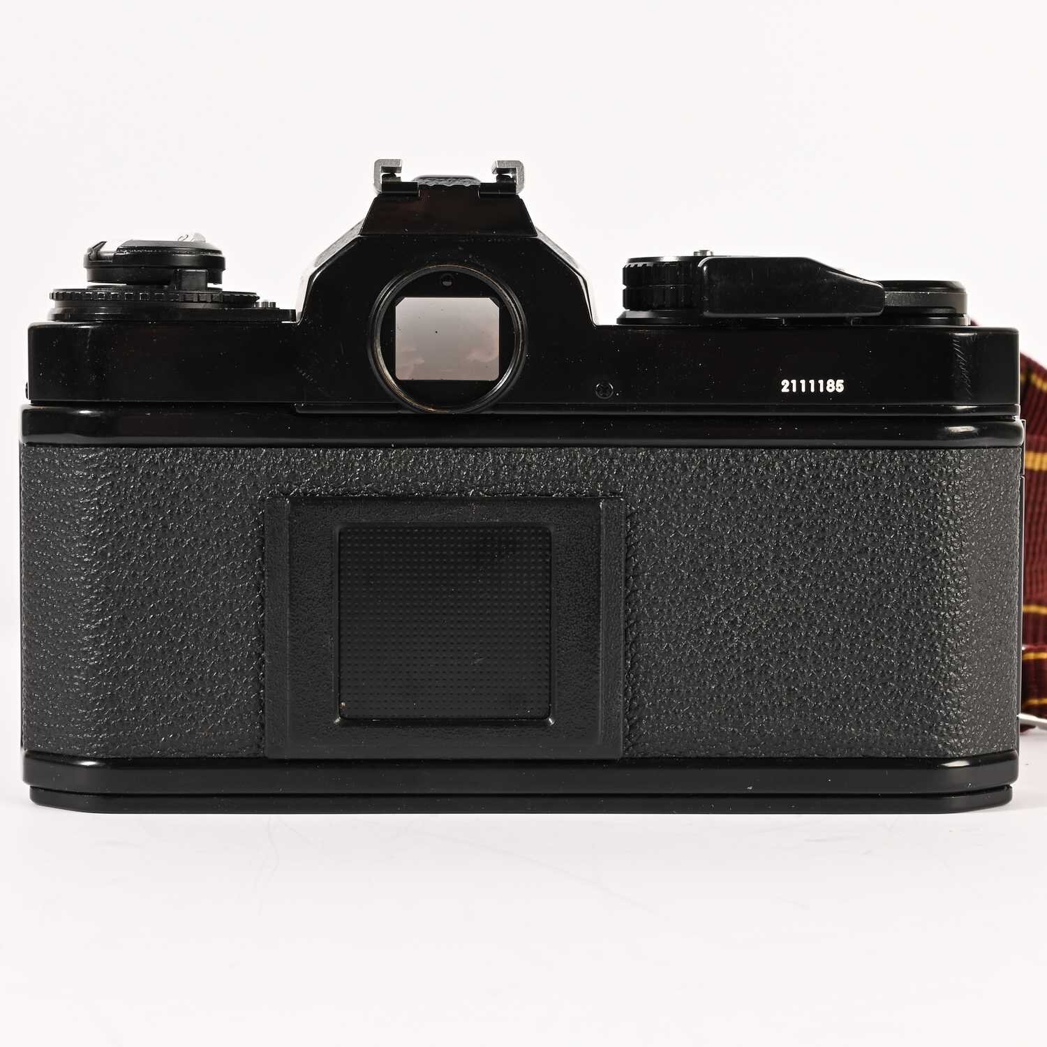 NIKON FE2 analoge Spiegelreflexkamera  schwarz 35 mm