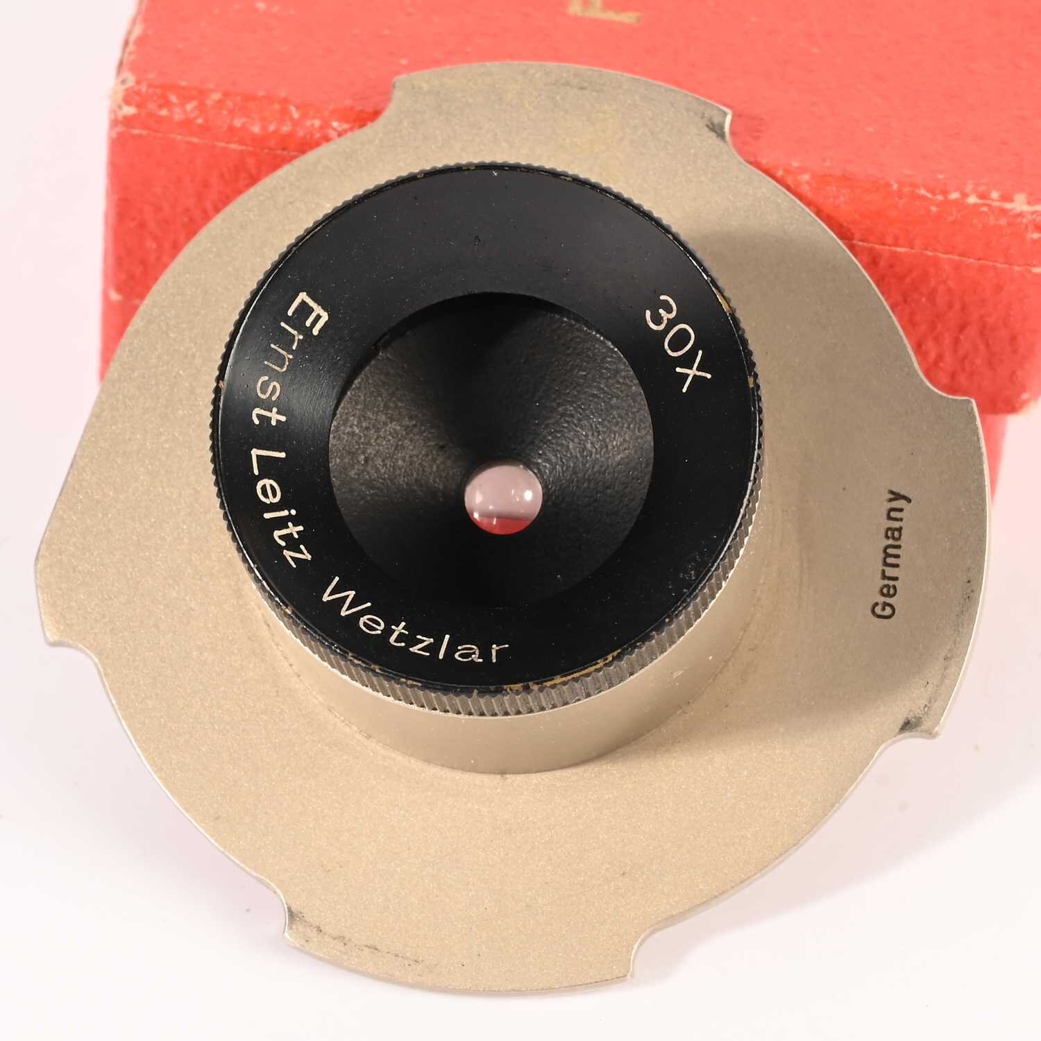 Leitz Wetzlar Lwhoo Focusing stage magnifier finder 30x