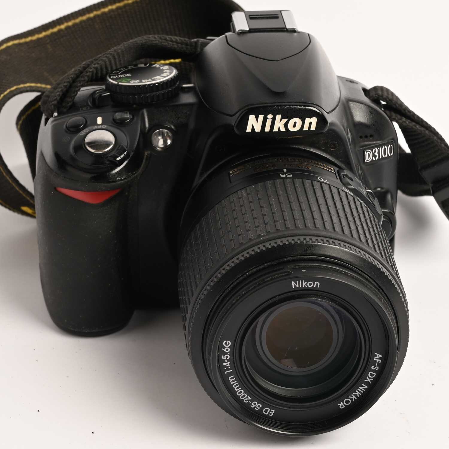 Nikon D3100 14.2MP DSLR Kamera AF-S DX 55-200