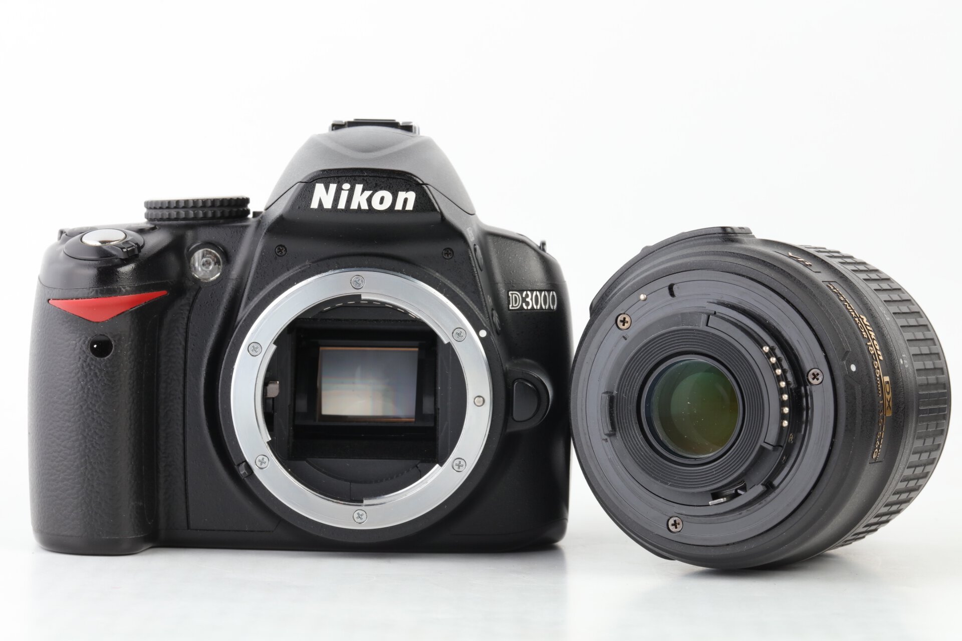 Nikon D3000 + Nikkor AF-S 18-55mm 3,5-5,6 G DX VR 16500 Verschlußauslösungen