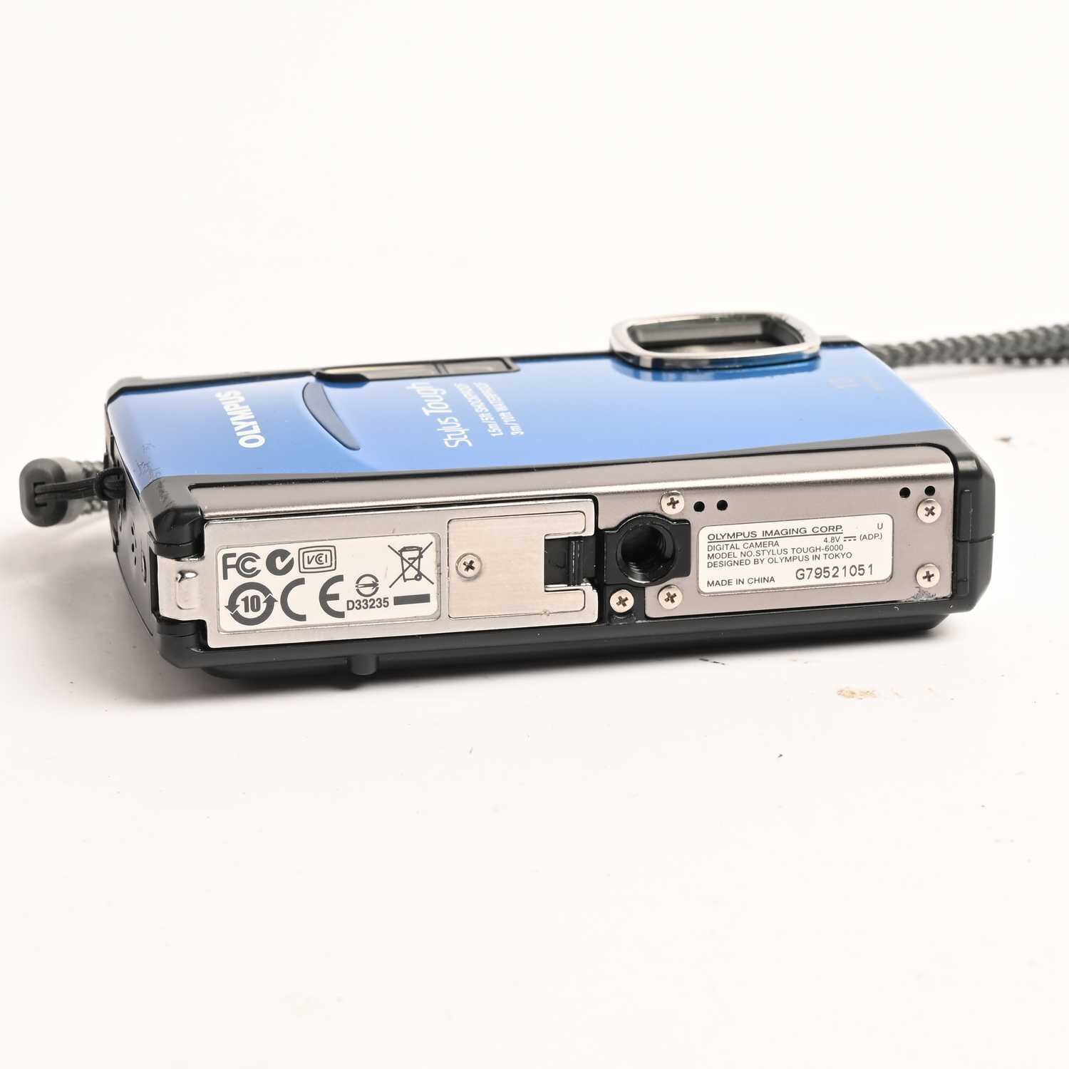 Olympus Stylus Tough-8000 12,0MP 3,6x Digitalkamera blau
